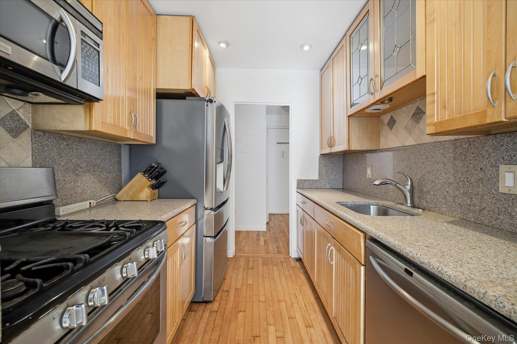 370 W Broadway, Unit 5W photo 6