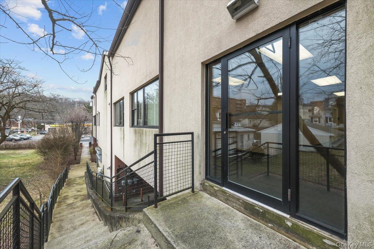 8 Revolutionary Road, Unit executive photo 19
