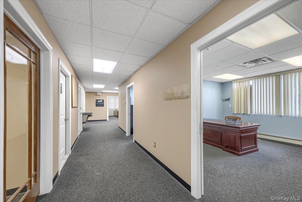 8 Revolutionary Road, Unit executive photo 13