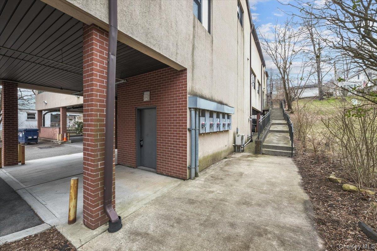 8 Revolutionary Road, Unit executive photo 20