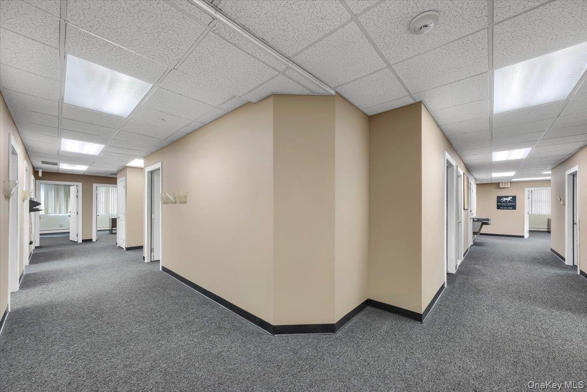 8 Revolutionary Road, Unit executive photo 12
