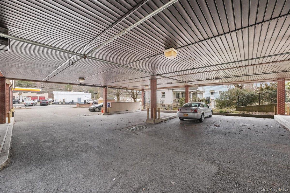 8 Revolutionary Road, Unit executive photo 23