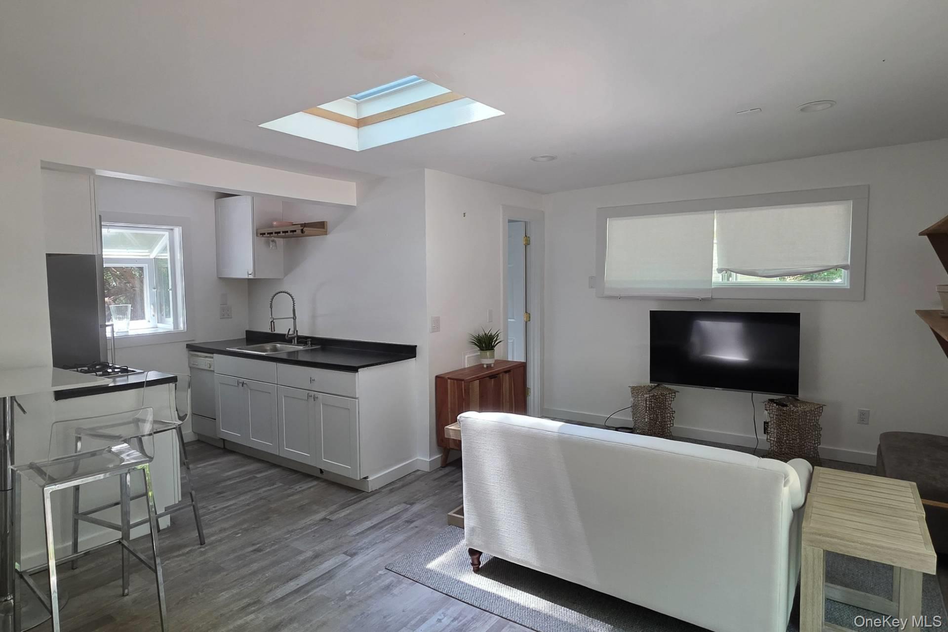26 Washington Avenue, Unit Main photo 6