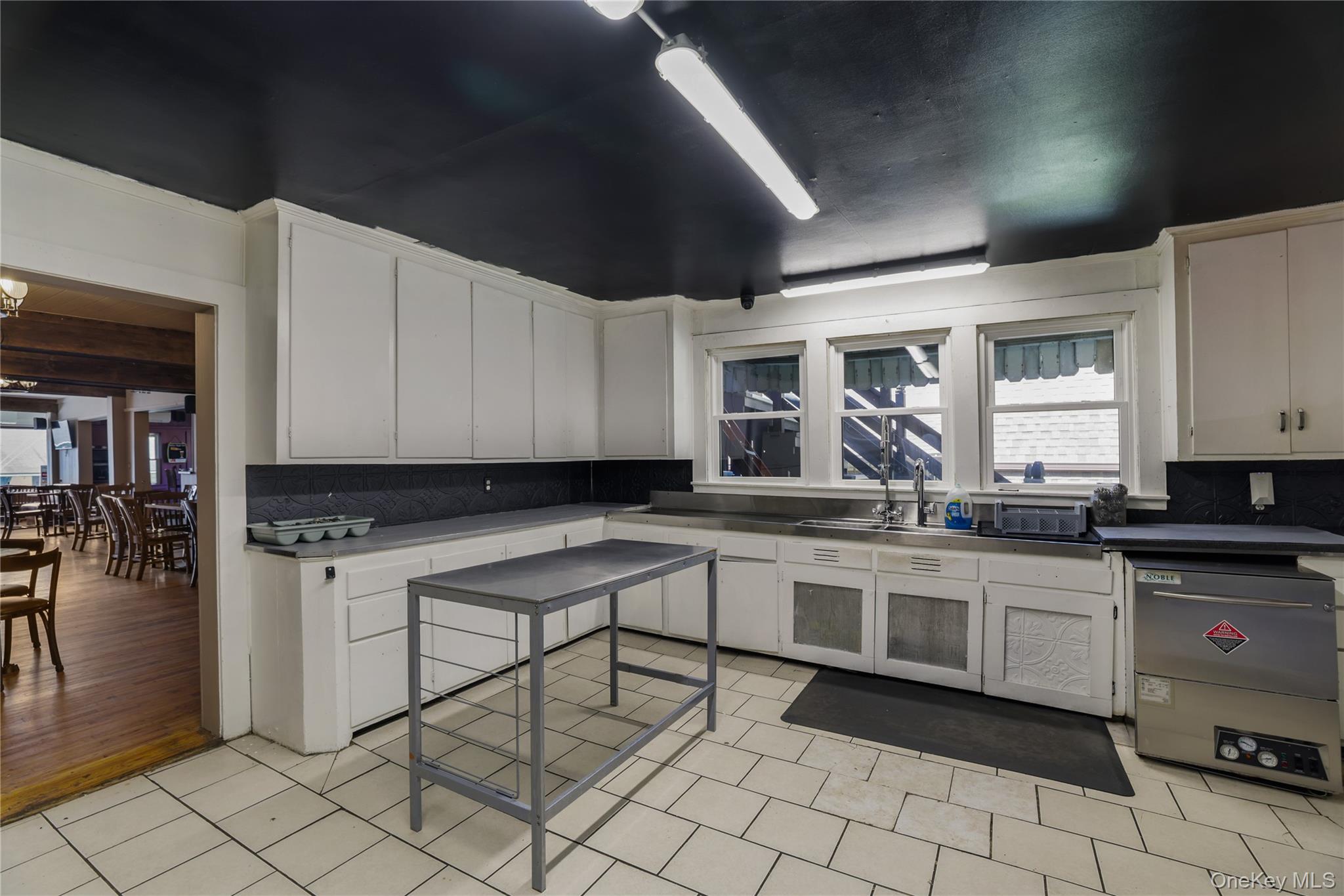 28 Upper Main Street – For Sale photo 10