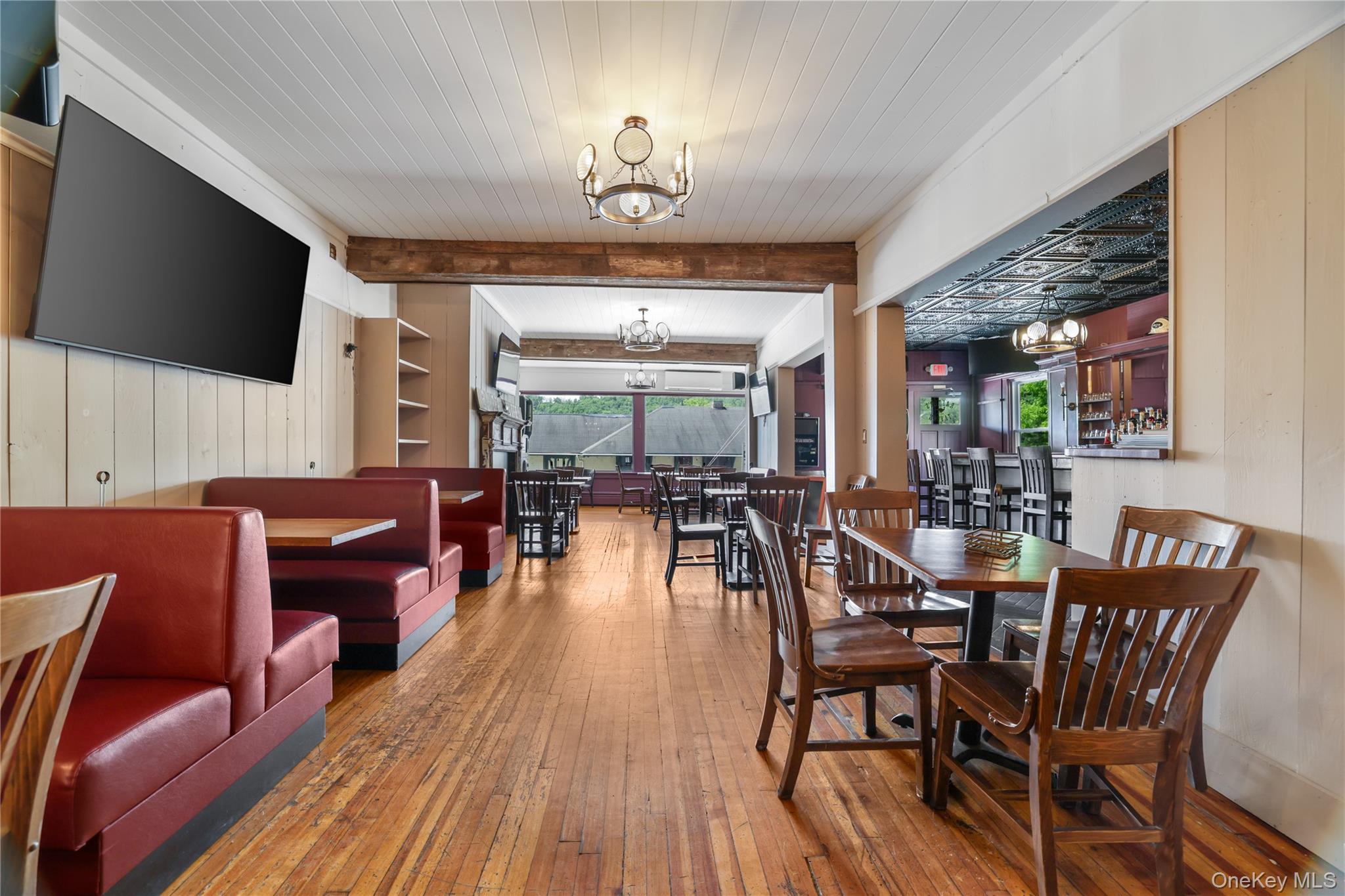 28 Upper Main Street – For Sale photo 17