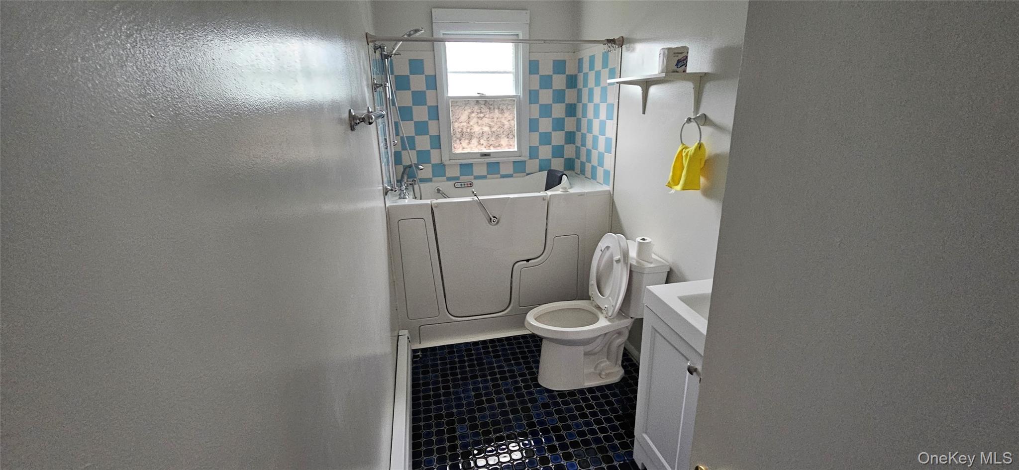 935 Homestead Avenue – For Sale photo 12