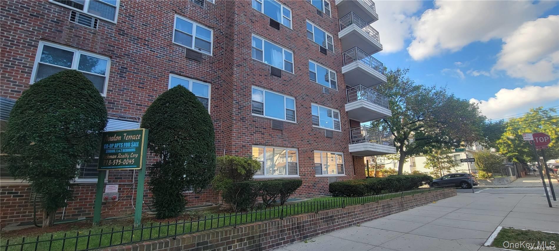 89-00 170 Street, Unit 11N photo 2