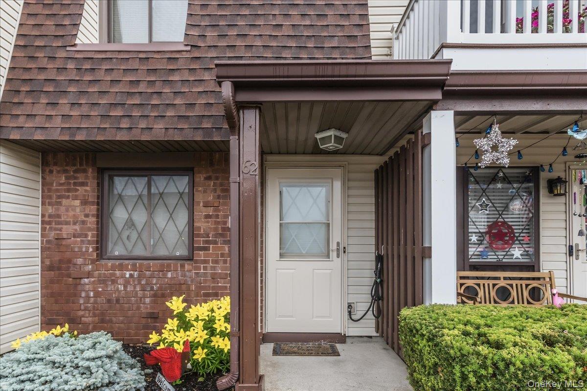62 Cambridge Drive W – For Sale photo 2
