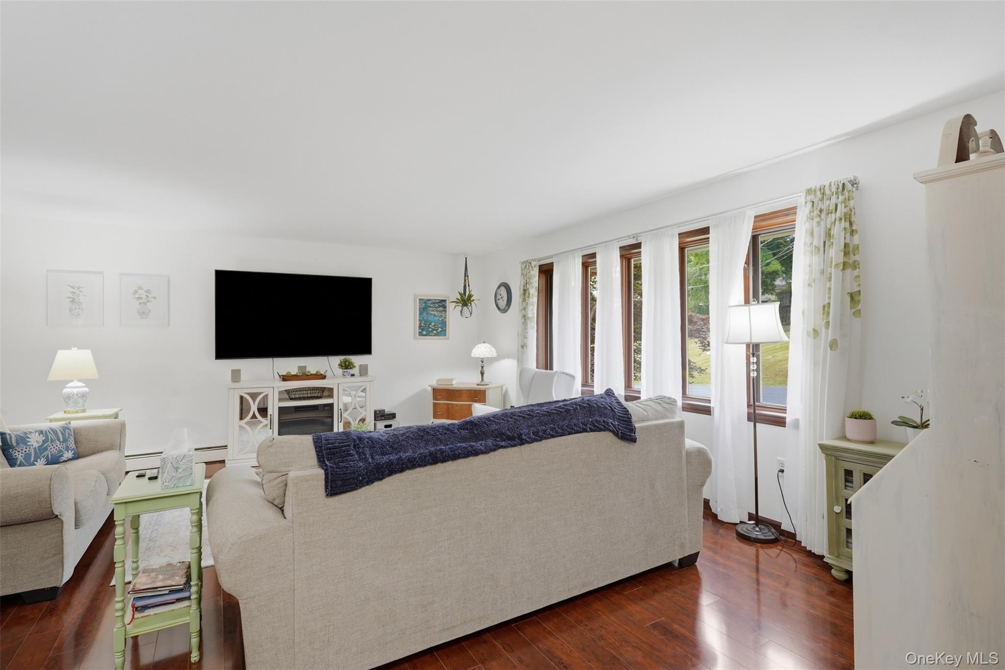 9 Roxanne Boulevard – For Sale photo 6