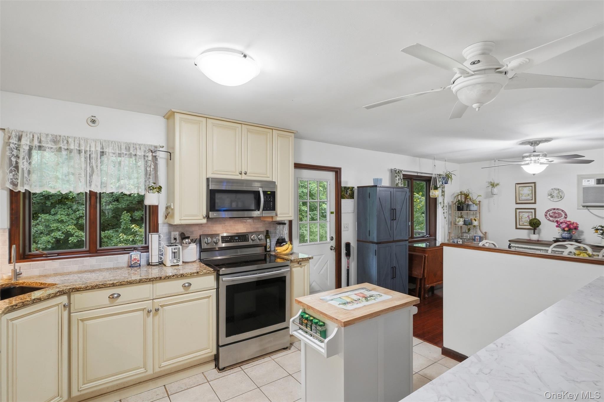 9 Roxanne Boulevard – For Sale photo 10