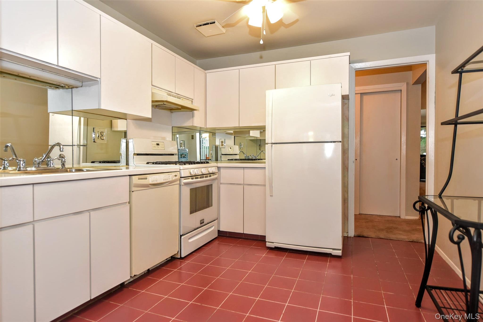 376 Country Club Lane – For Sale photo 6