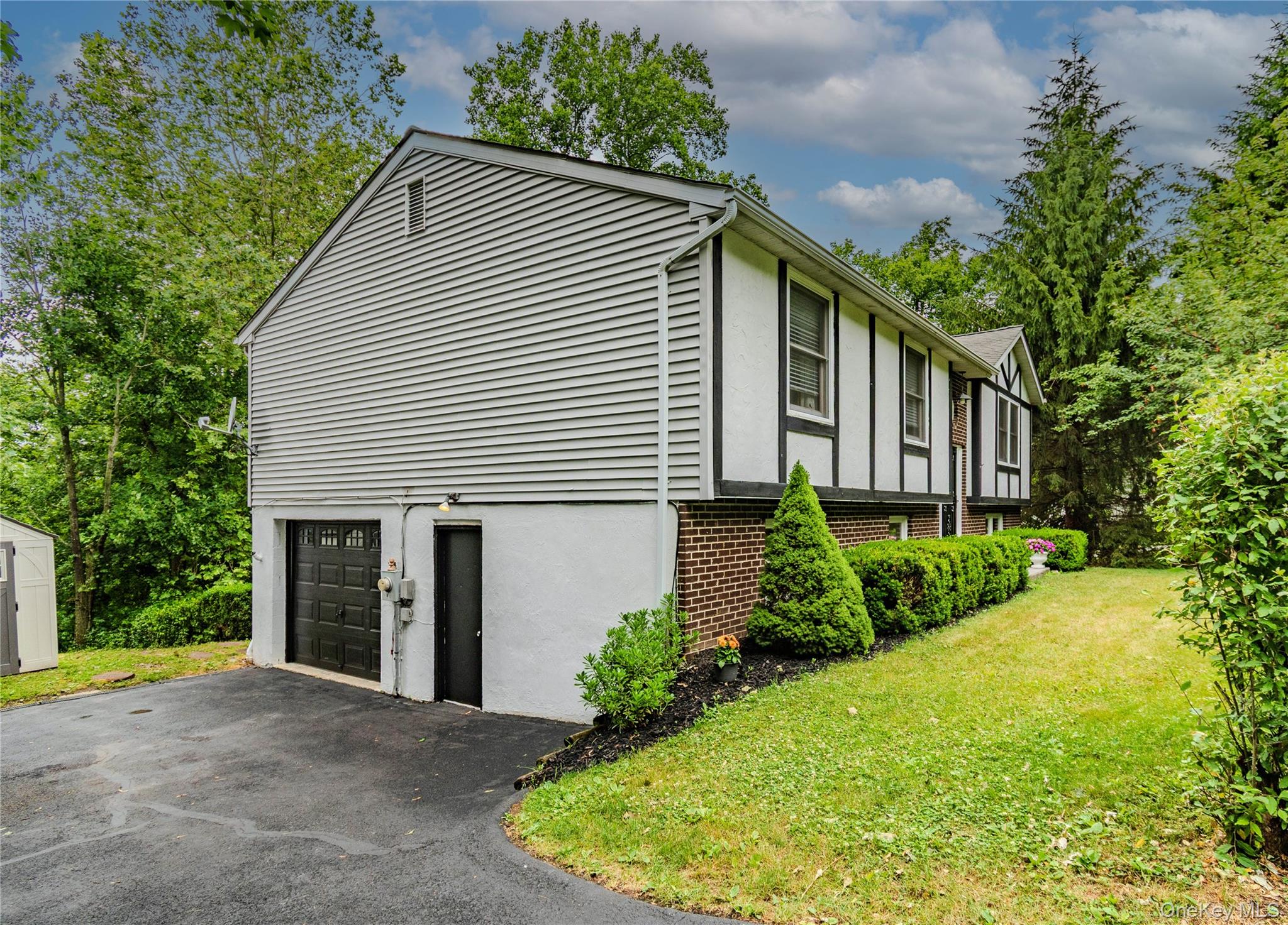 7 Colleen Lane – For Sale photo 9