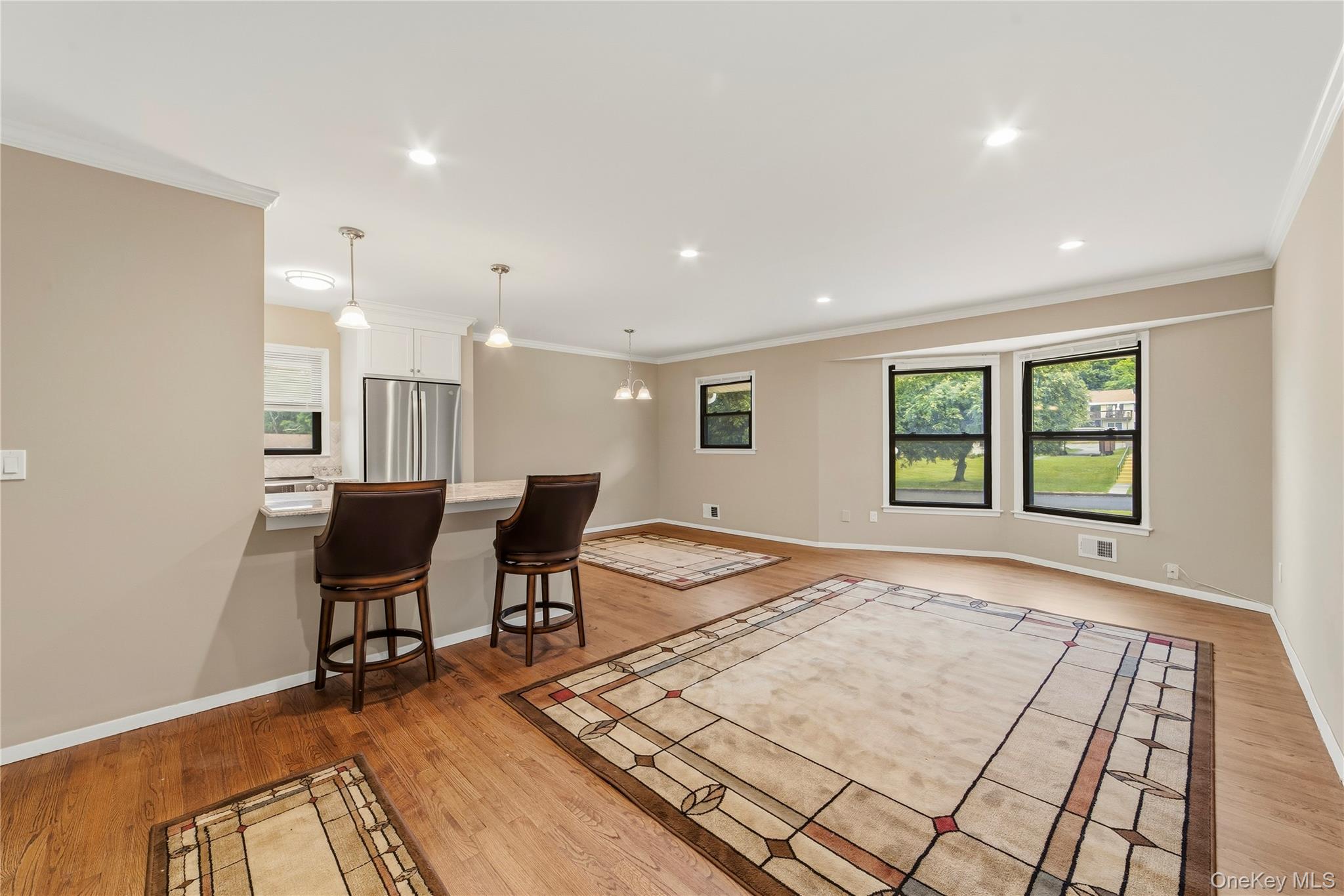 27 Walden Court, Unit J photo 5
