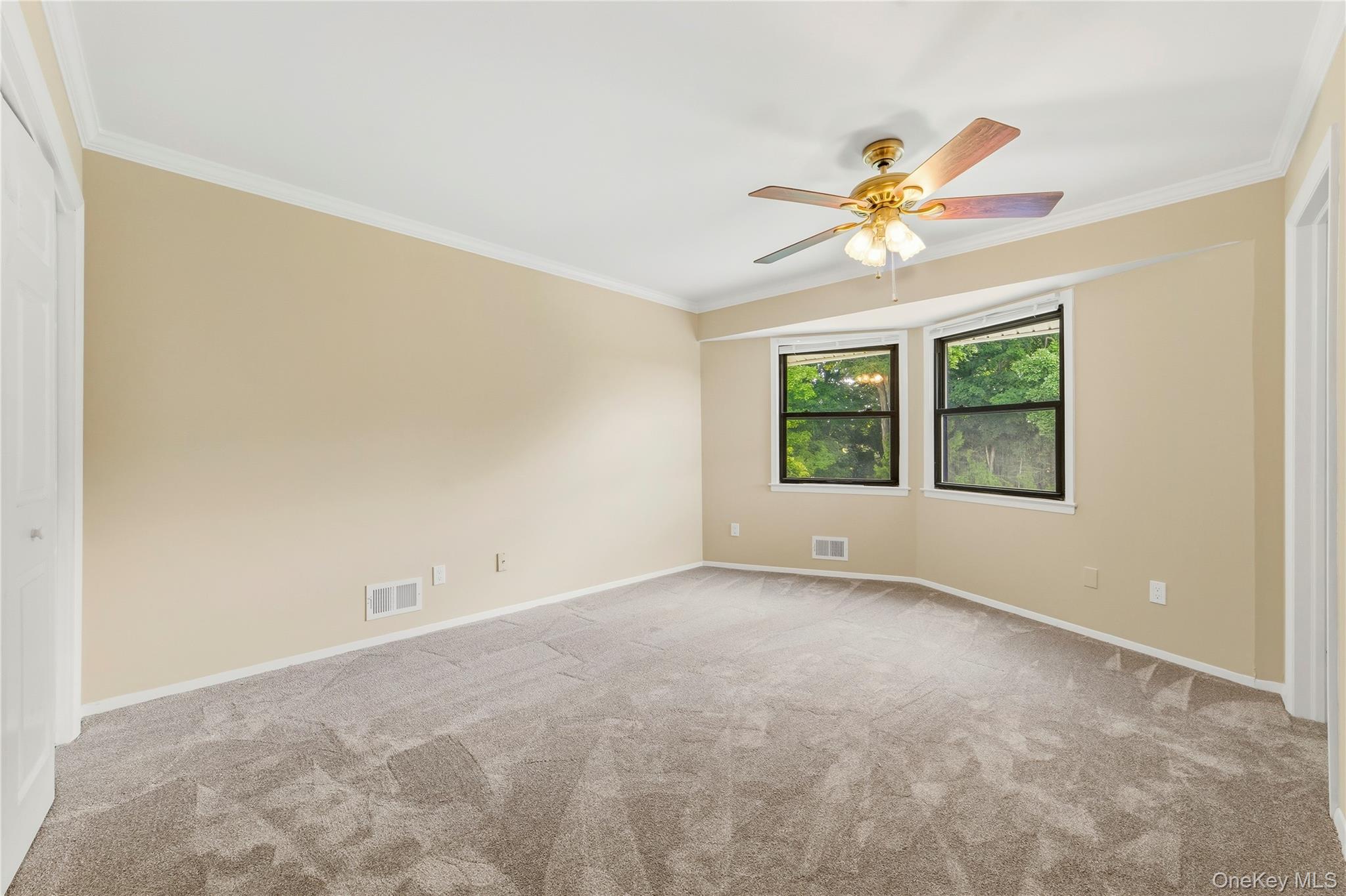 27 Walden Court, Unit J photo 15