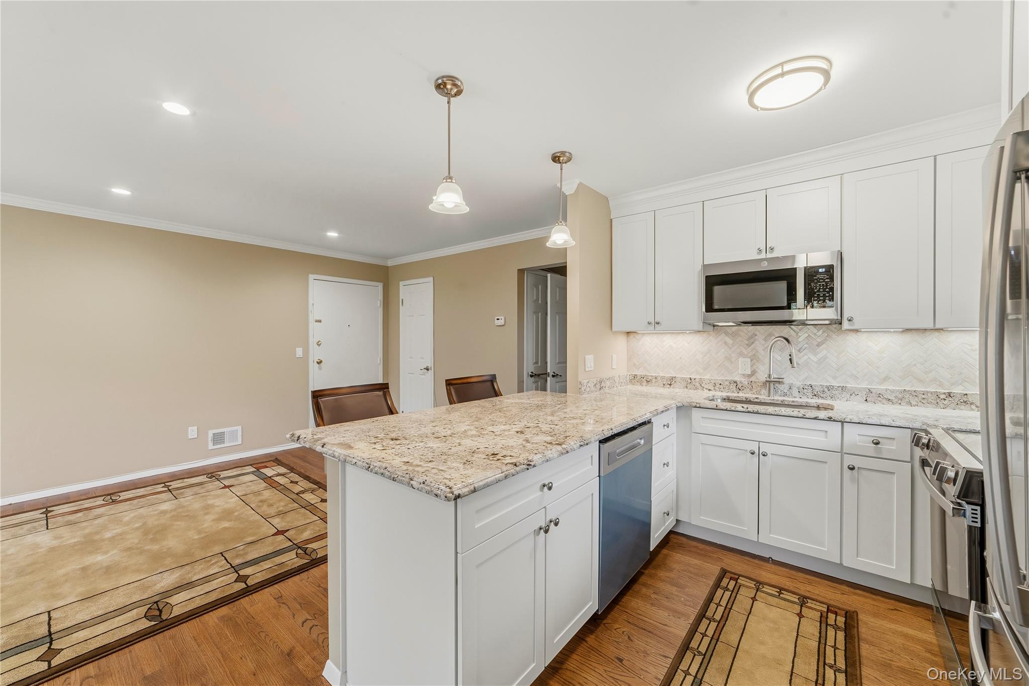 27 Walden Court, Unit J photo 10