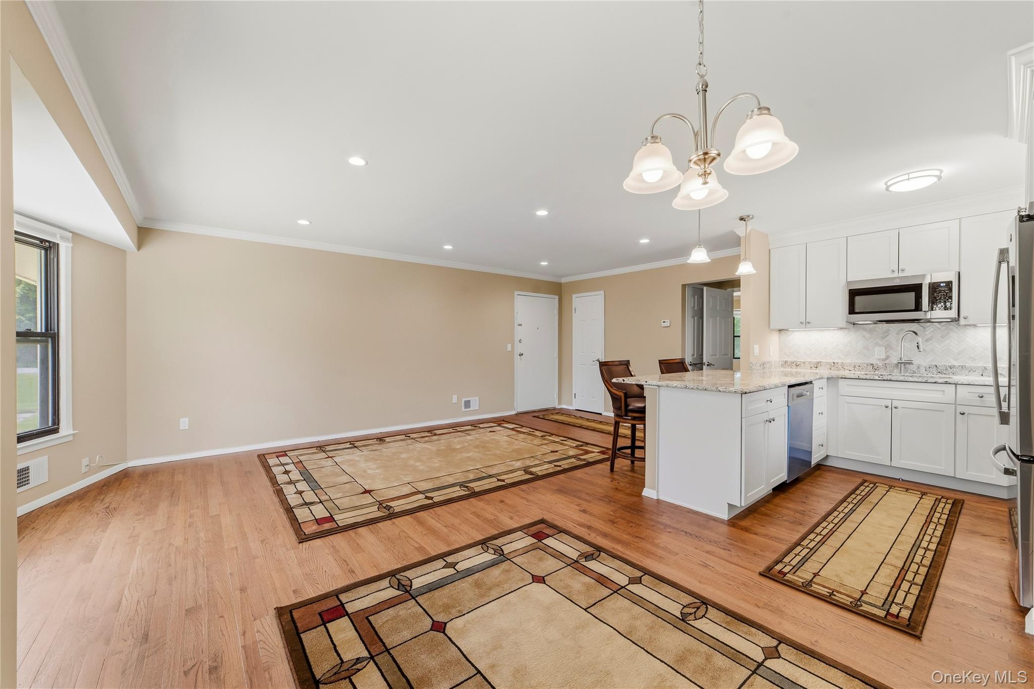 27 Walden Court, Unit J photo 9