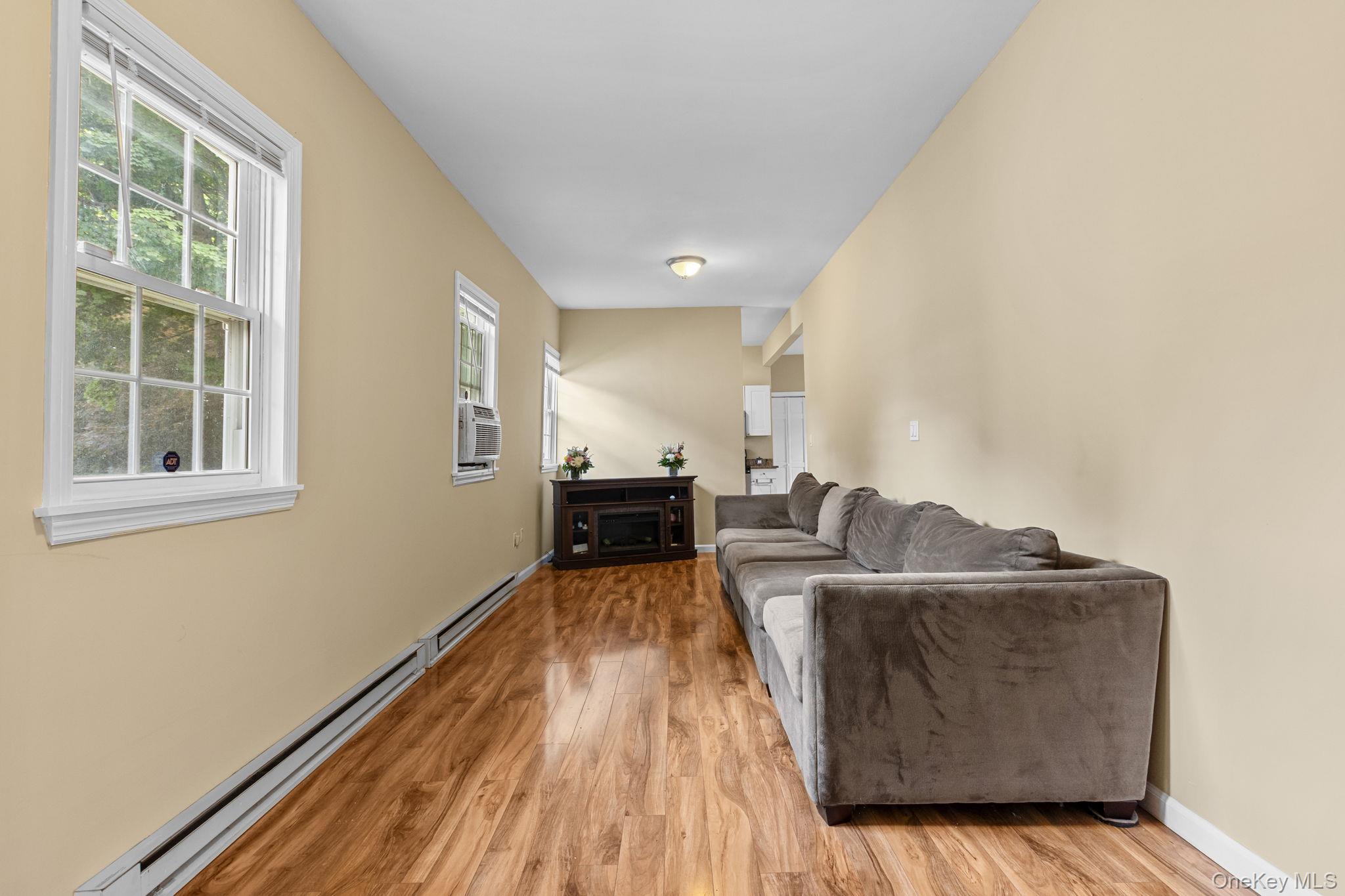 10 Batavia Road – For Sale photo 6
