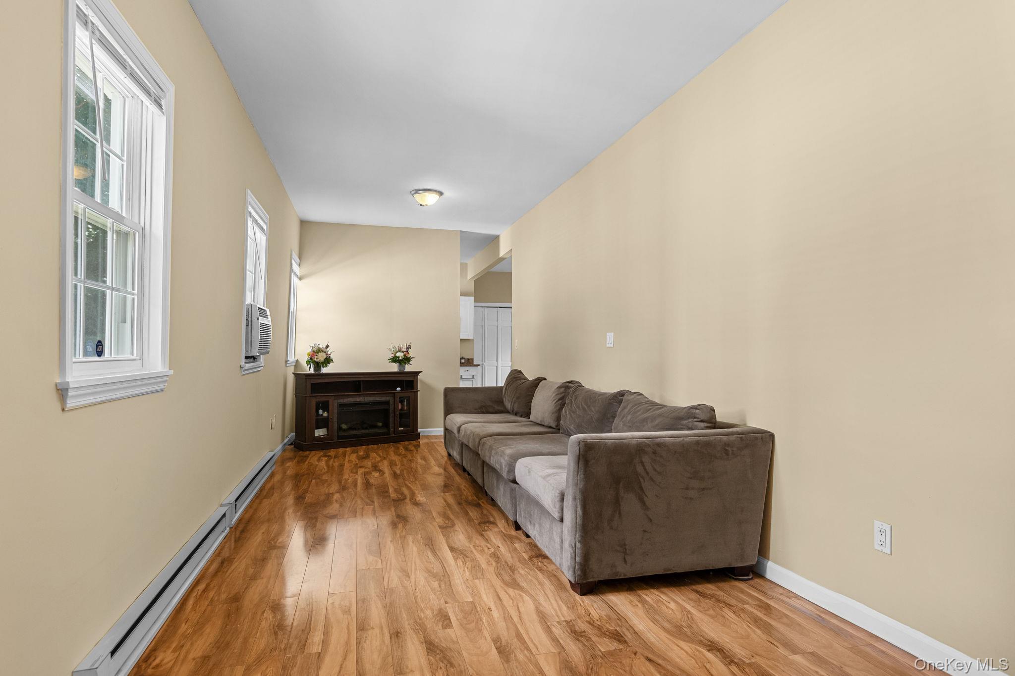 10 Batavia Road – For Sale photo 5