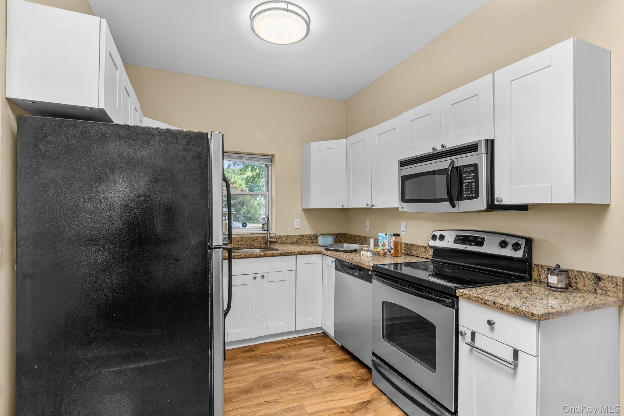 10 Batavia Road – For Sale photo 14