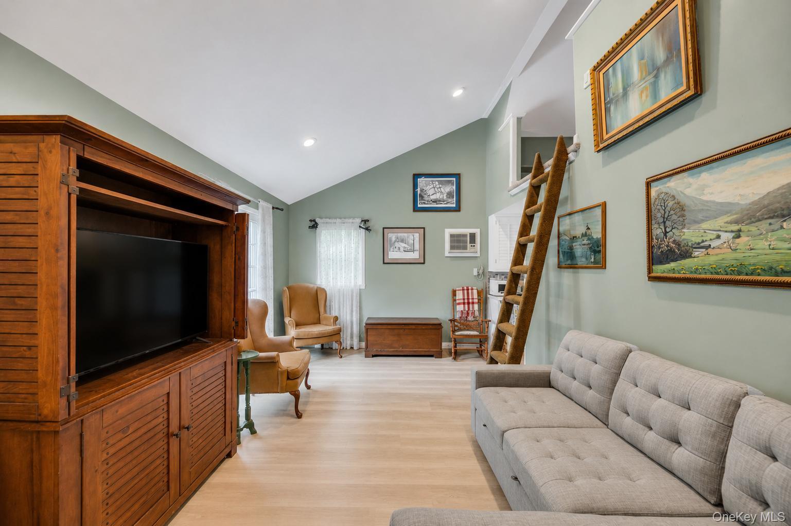 19 Joan Road – For Sale photo 32
