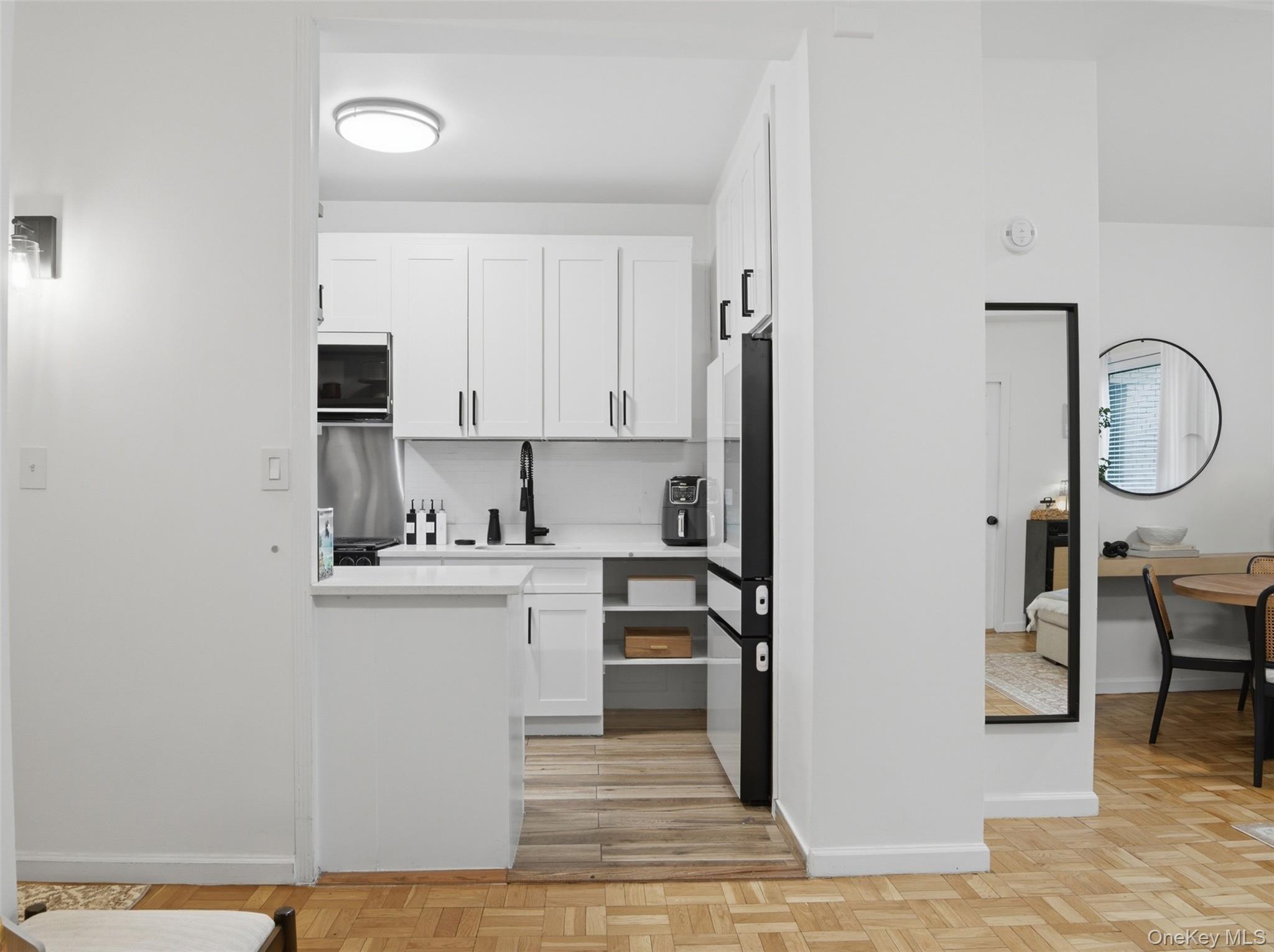 8 Fordham Hill Oval, Unit 1C photo 13