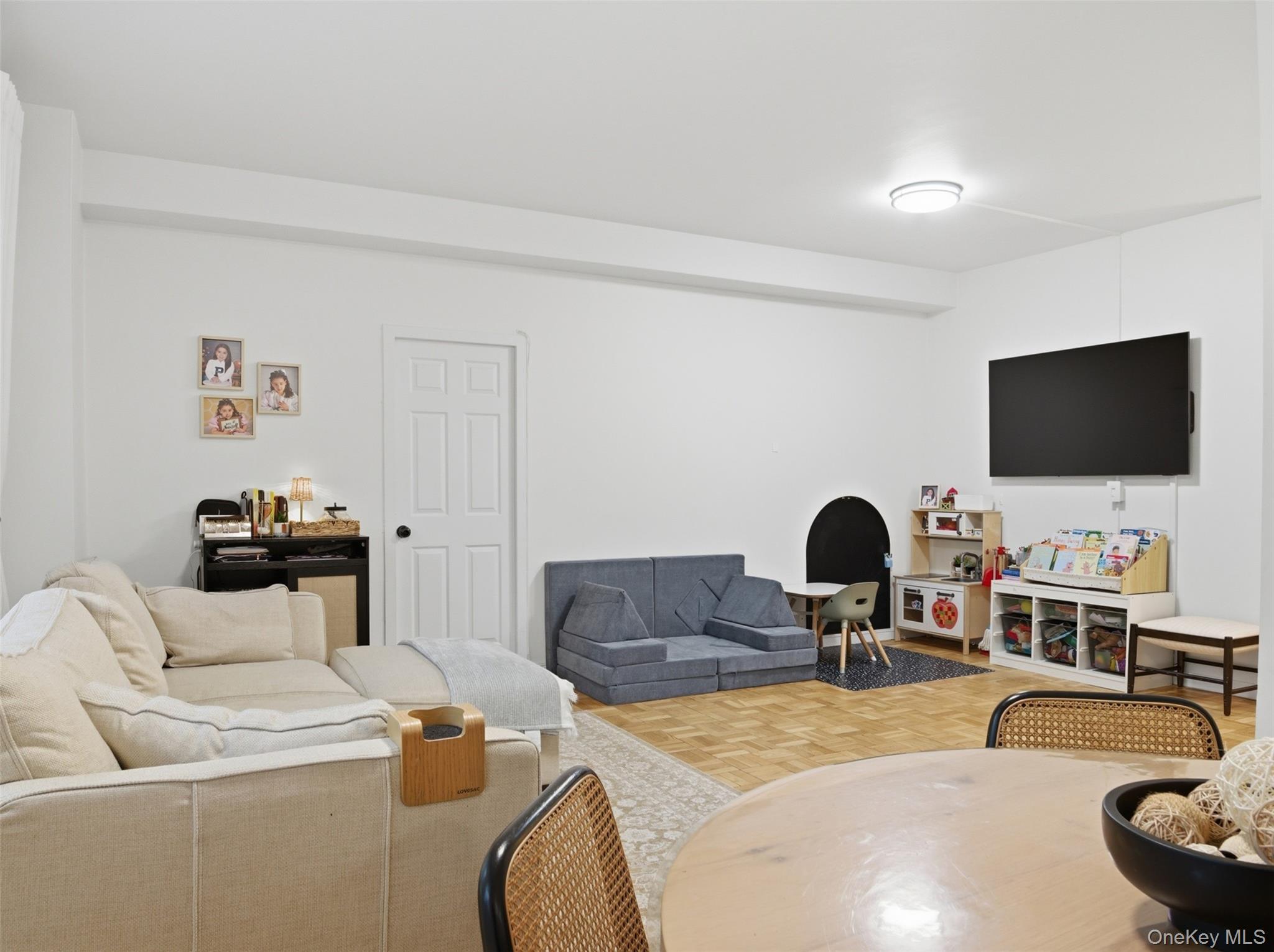 8 Fordham Hill Oval, Unit 1C photo 7