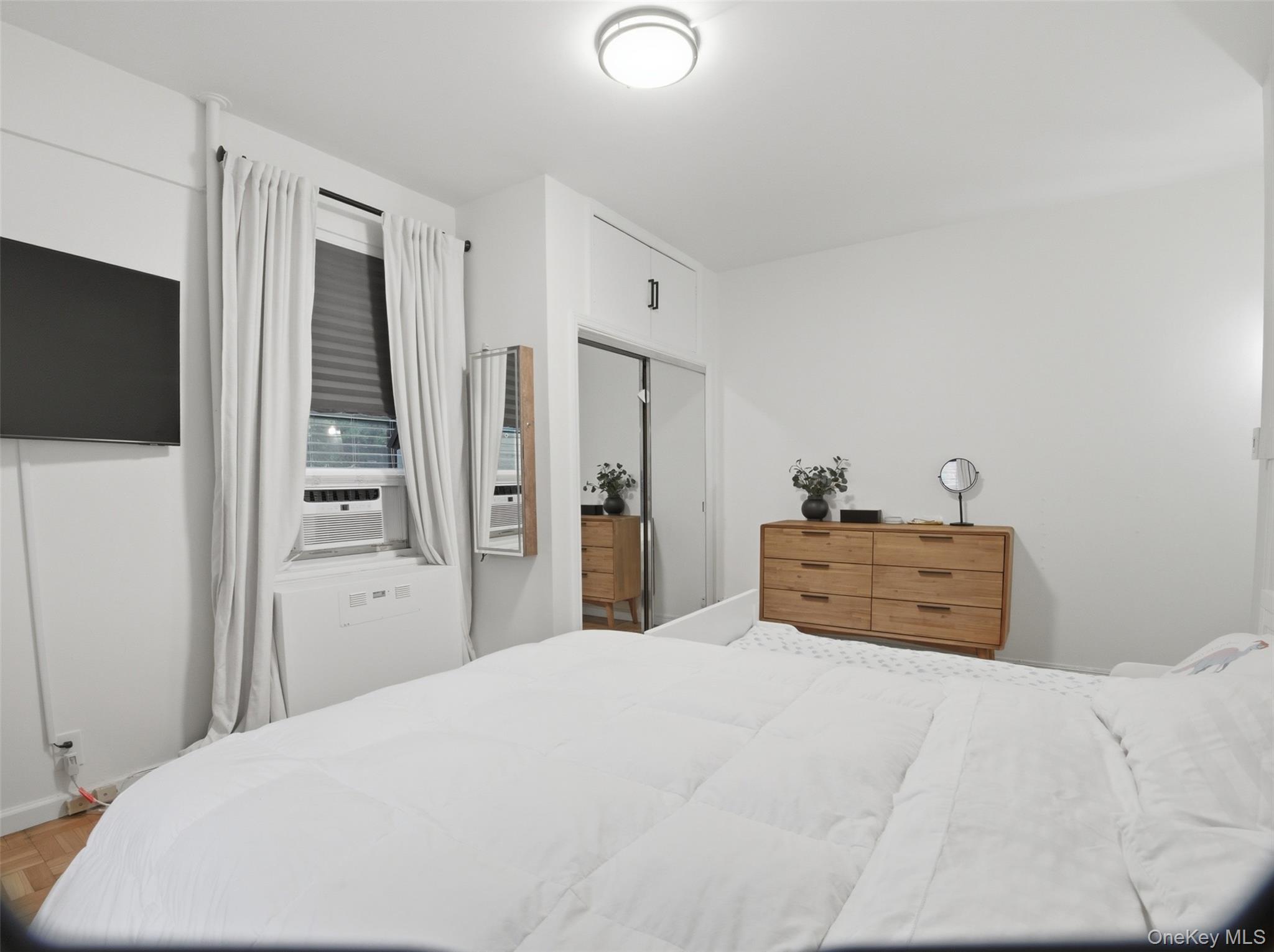 8 Fordham Hill Oval, Unit 1C photo 8