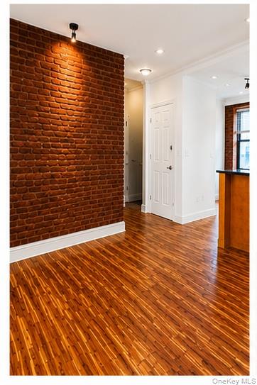 21-15 33st, Unit 4 photo 6