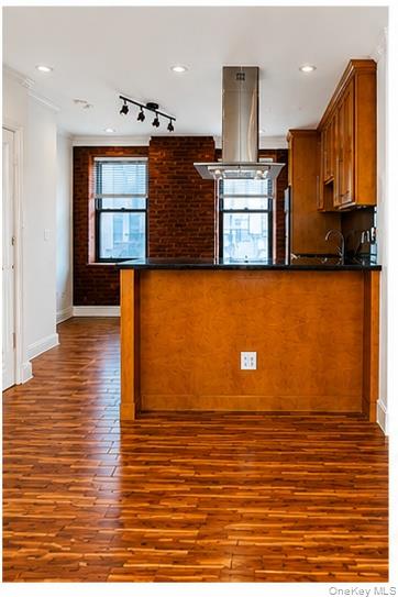 21-15 33st, Unit 4 photo 7