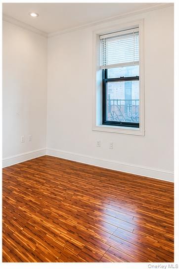 21-15 33st, Unit 4 photo 8