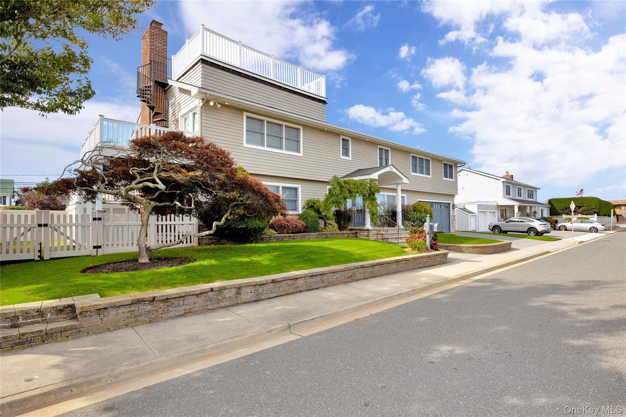 36 Prescott St – For Sale photo 2