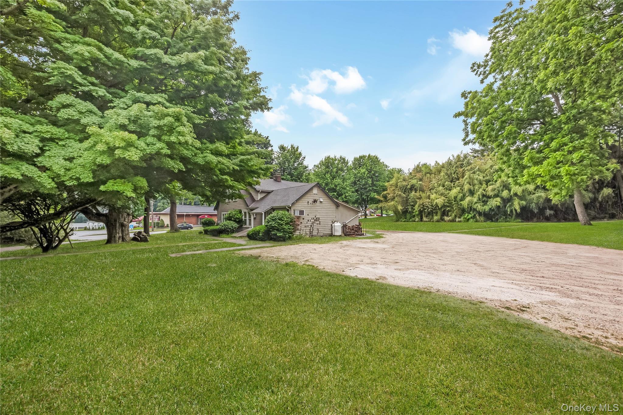 645 Middle Country Road – For Sale photo 5