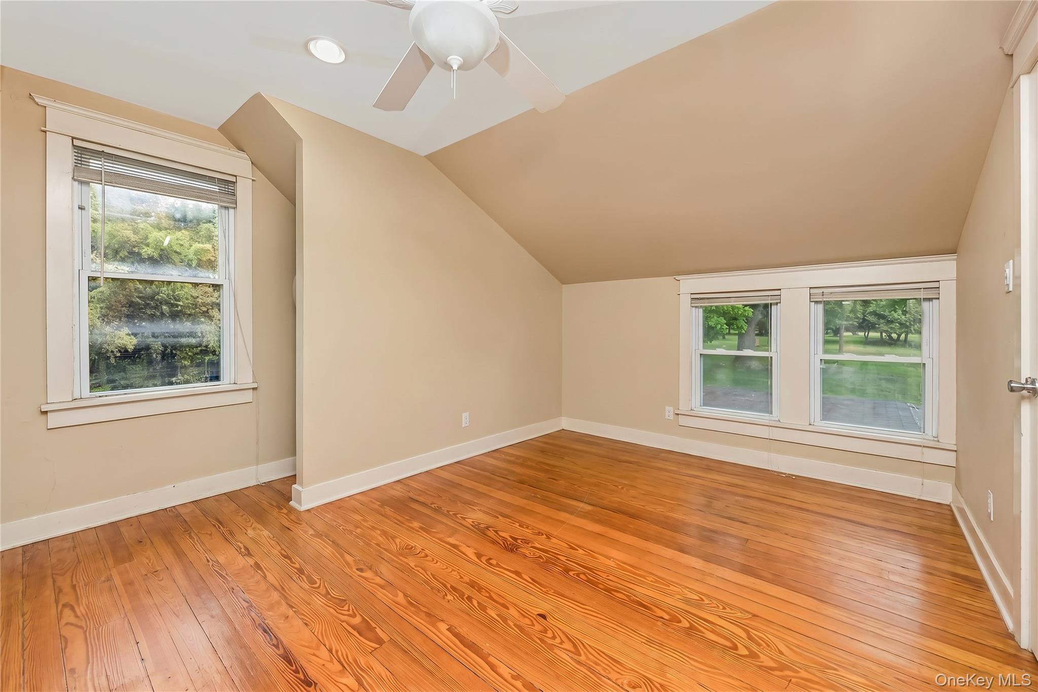 645 Middle Country Road – For Sale photo 19
