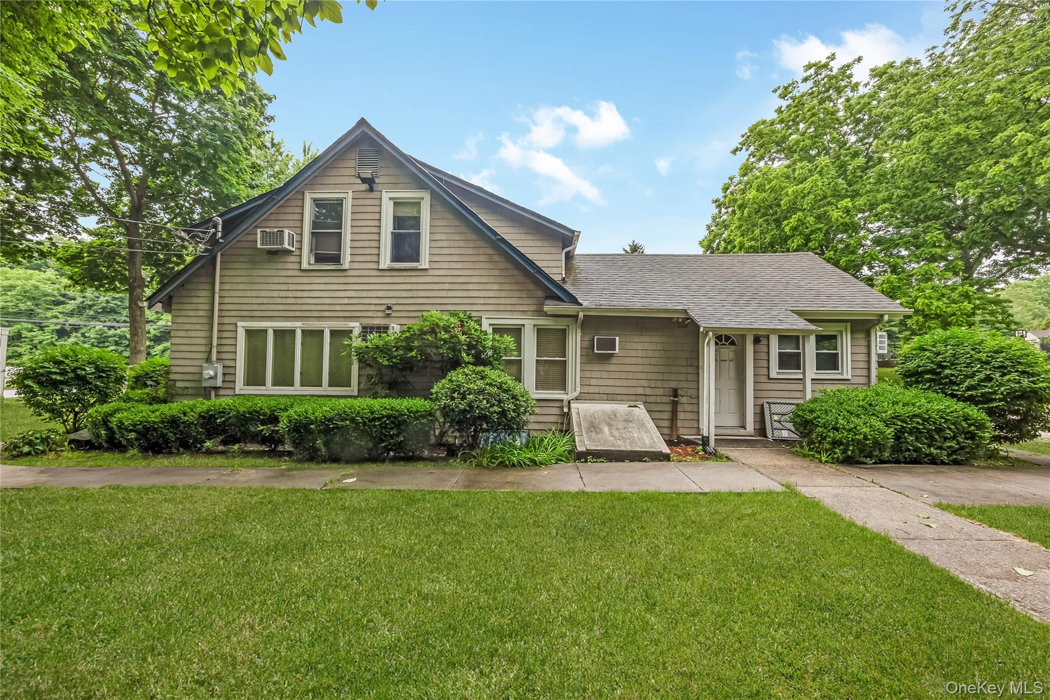 645 Middle Country Road – For Sale photo 2