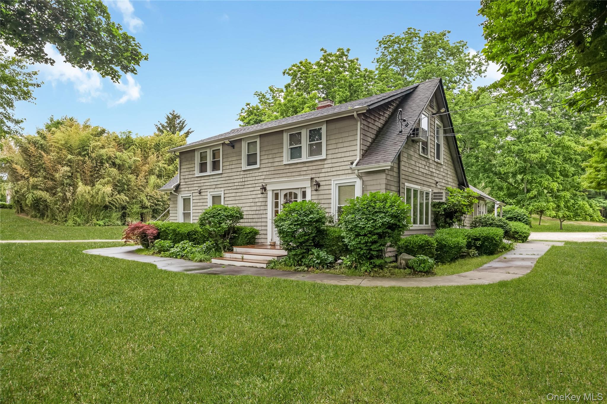 645 Middle Country Road – For Sale