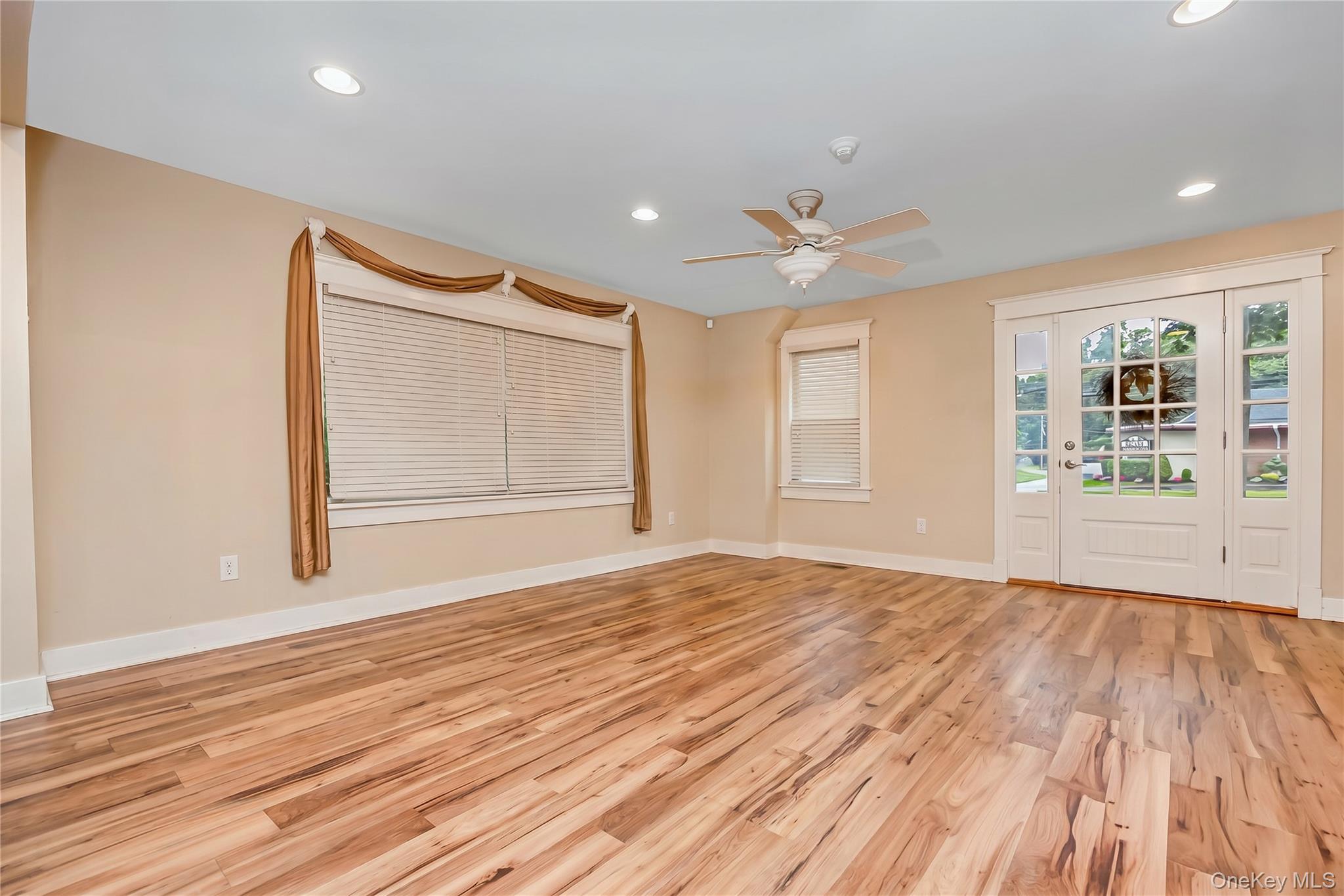 645 Middle Country Road – For Sale photo 7
