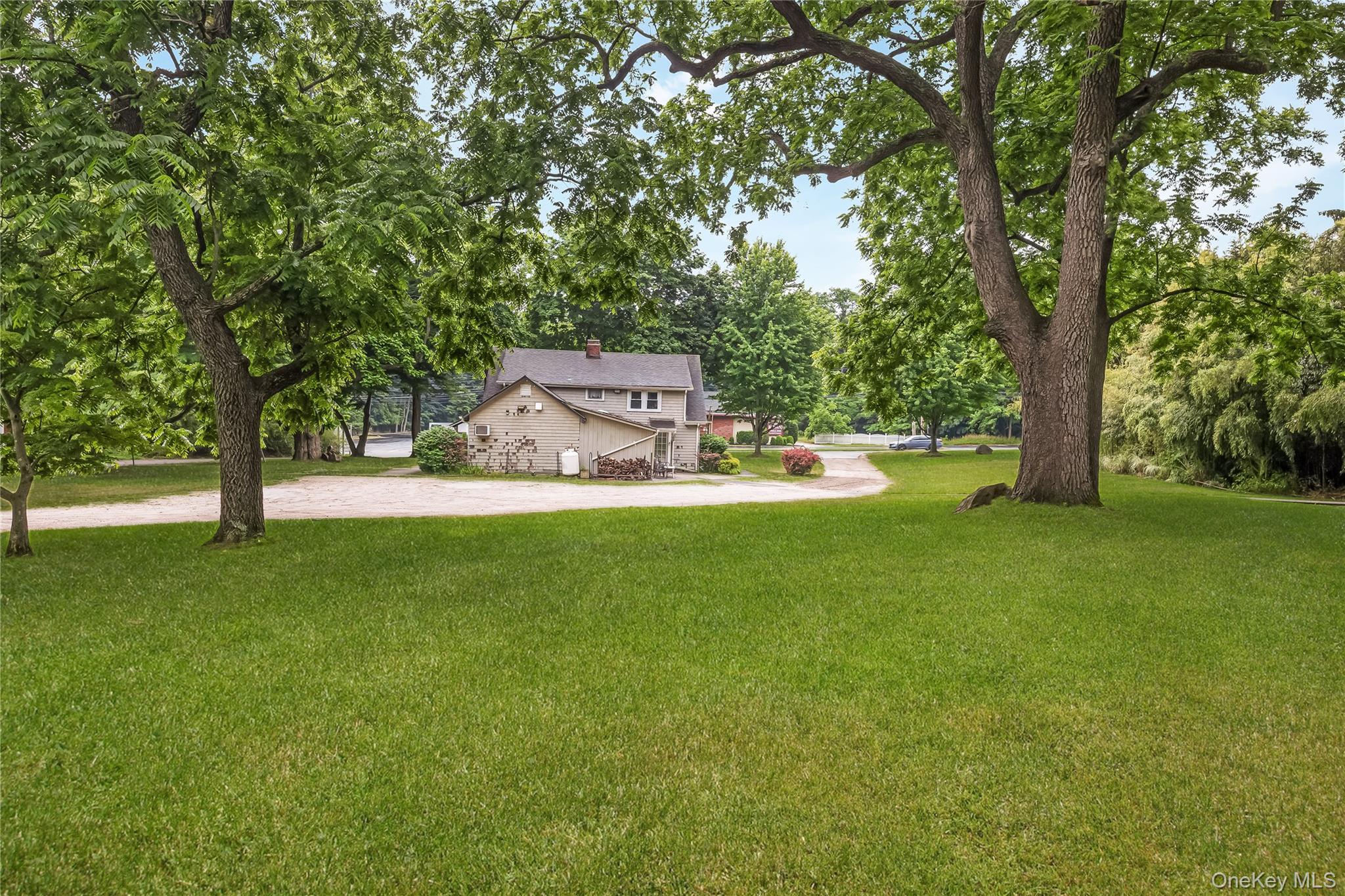 645 Middle Country Road – For Sale photo 6