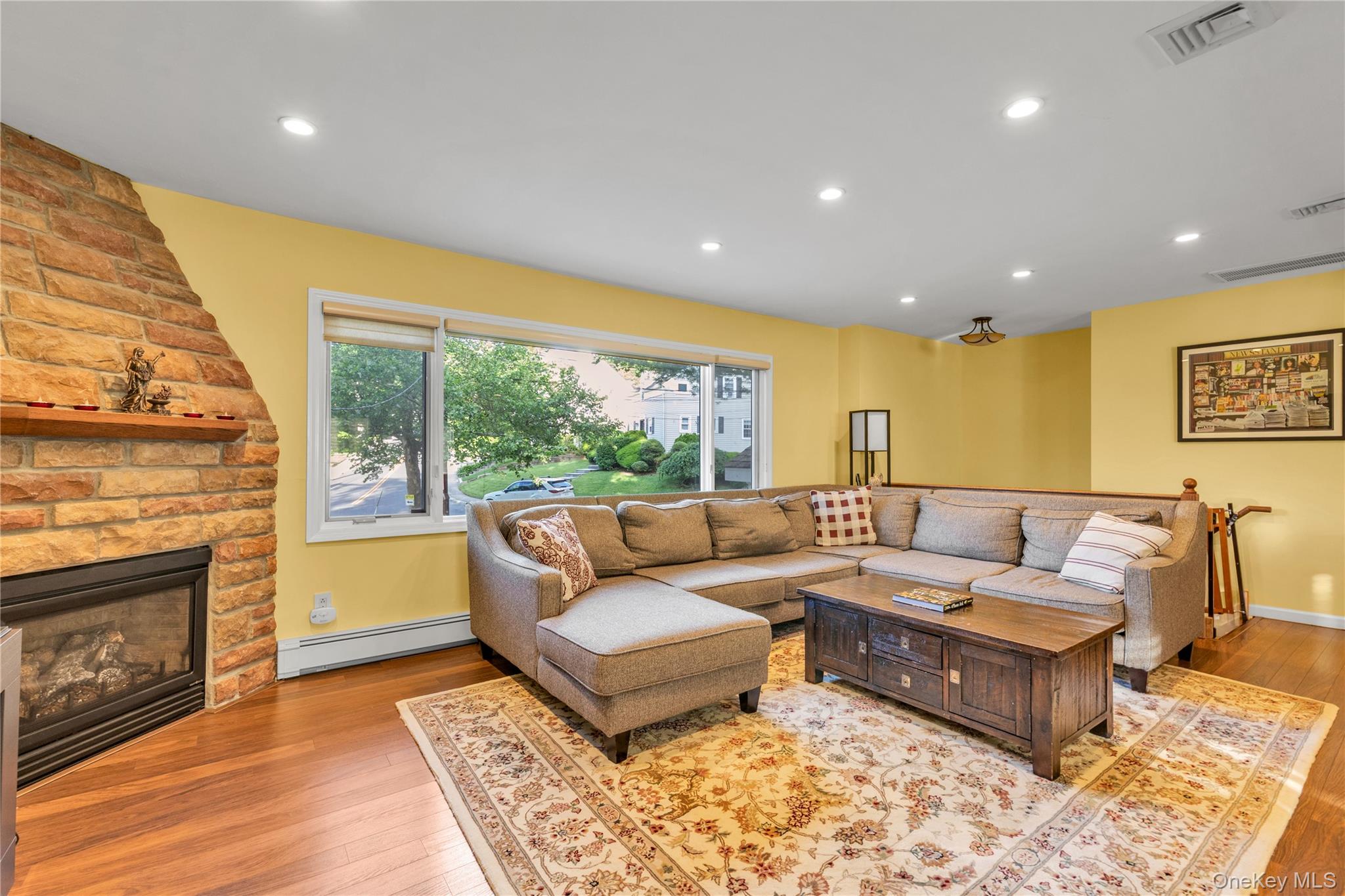 90 Virginia Drive – For Sale photo 2