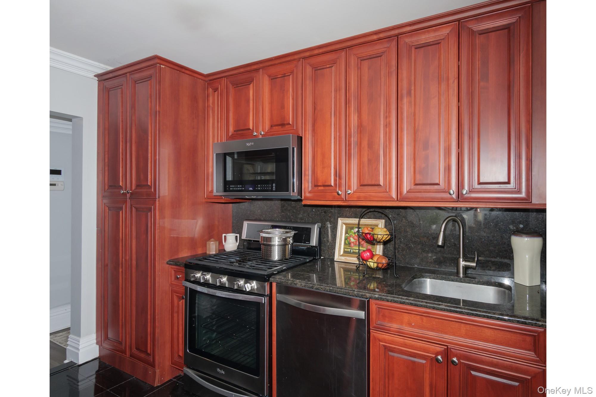 78 South Clinton Avenue, Unit 3B photo 3