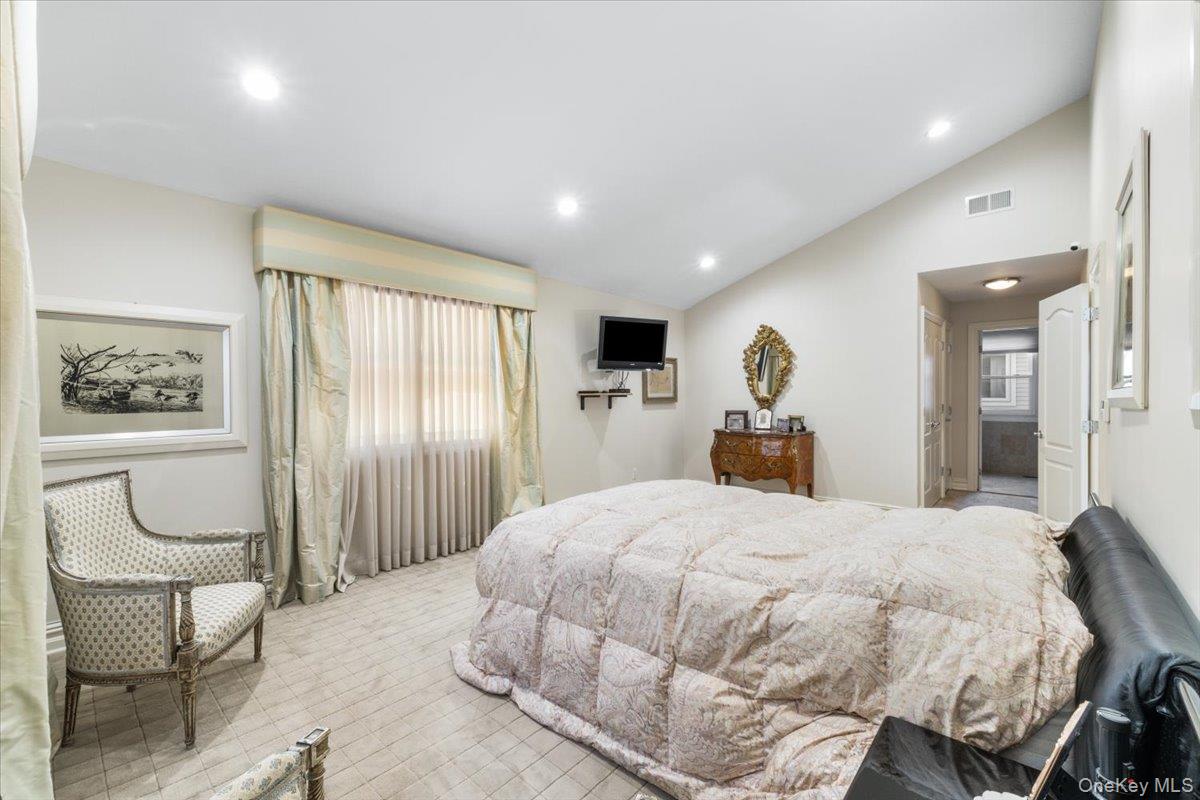 42 North Road – For Sale photo 24