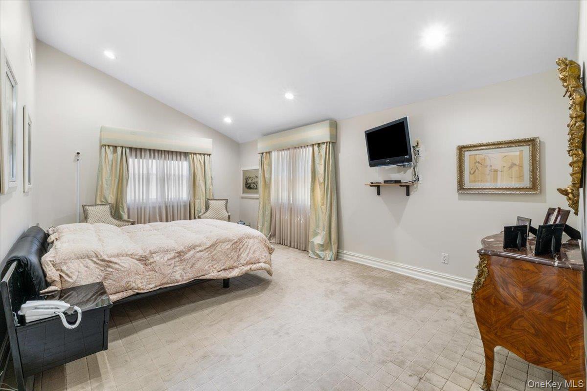 42 North Road – For Sale photo 22
