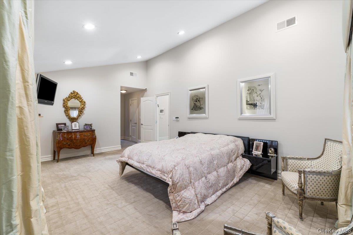 42 North Road – For Sale photo 23