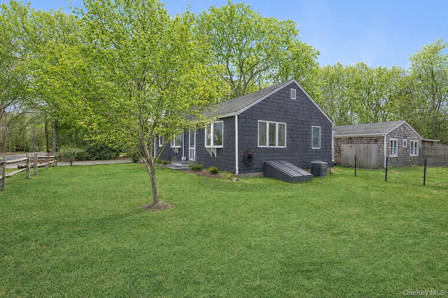111 Oak Lane – For Sale