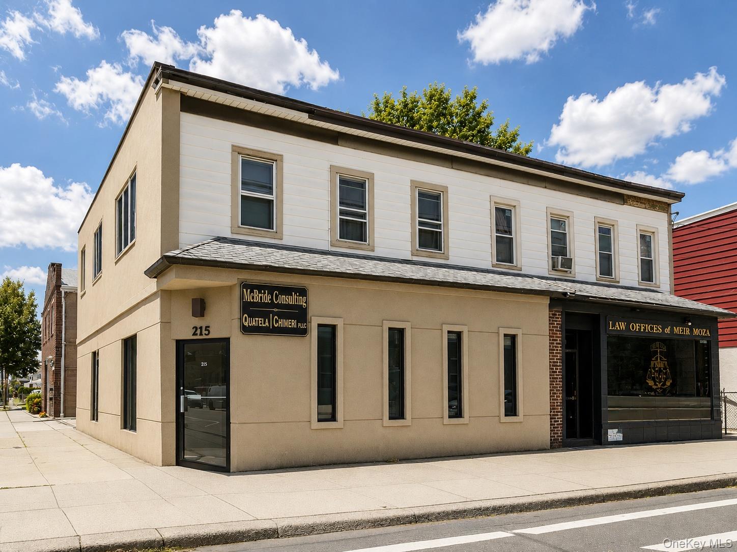 215 Willis Avenue, Unit 1st Fl
