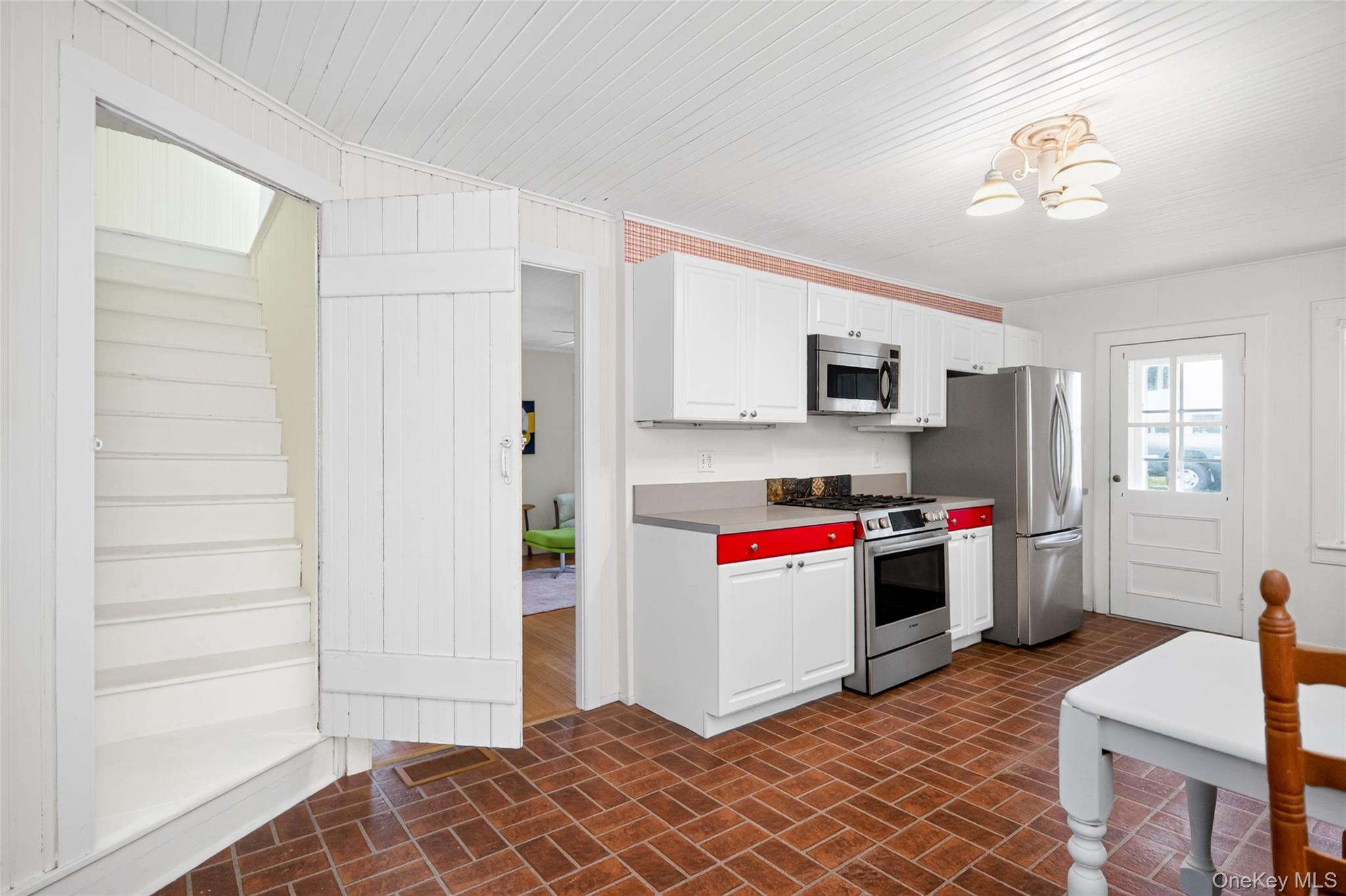 6 Oxford Avenue – For Sale photo 6