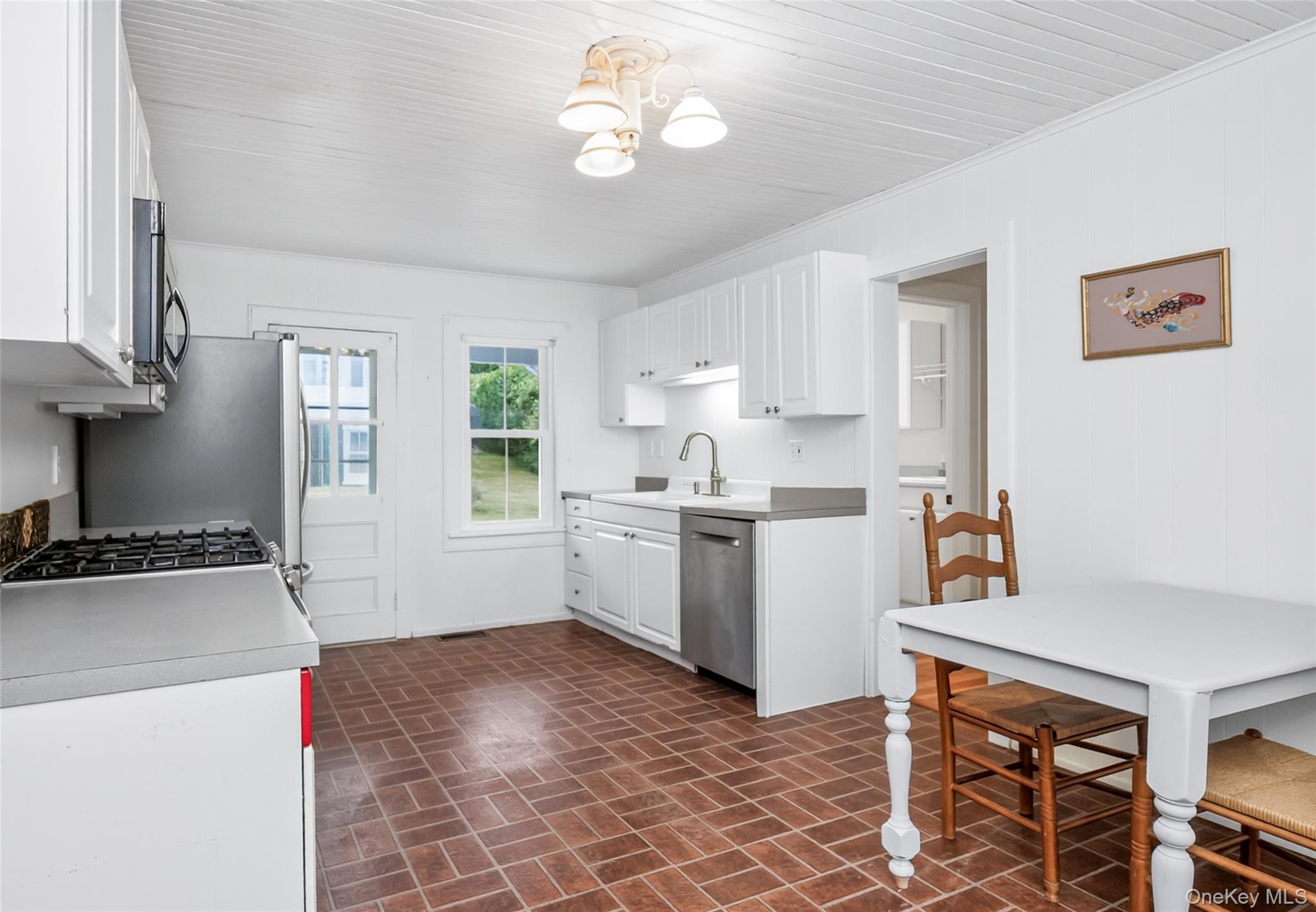 6 Oxford Avenue – For Sale photo 5