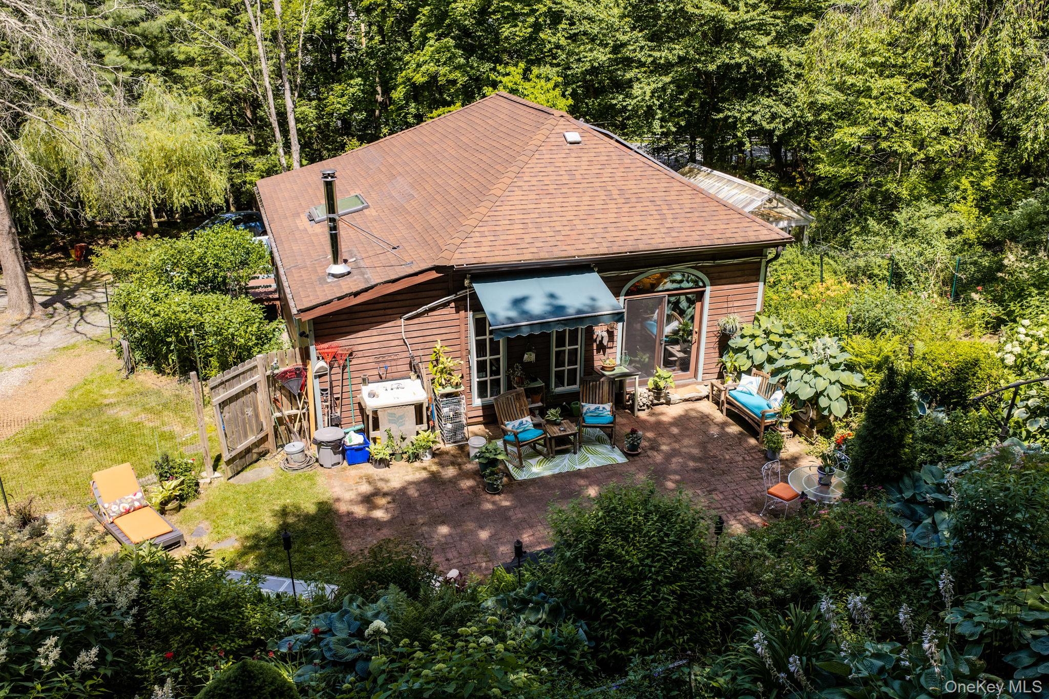10 Church Road – For Sale photo 39