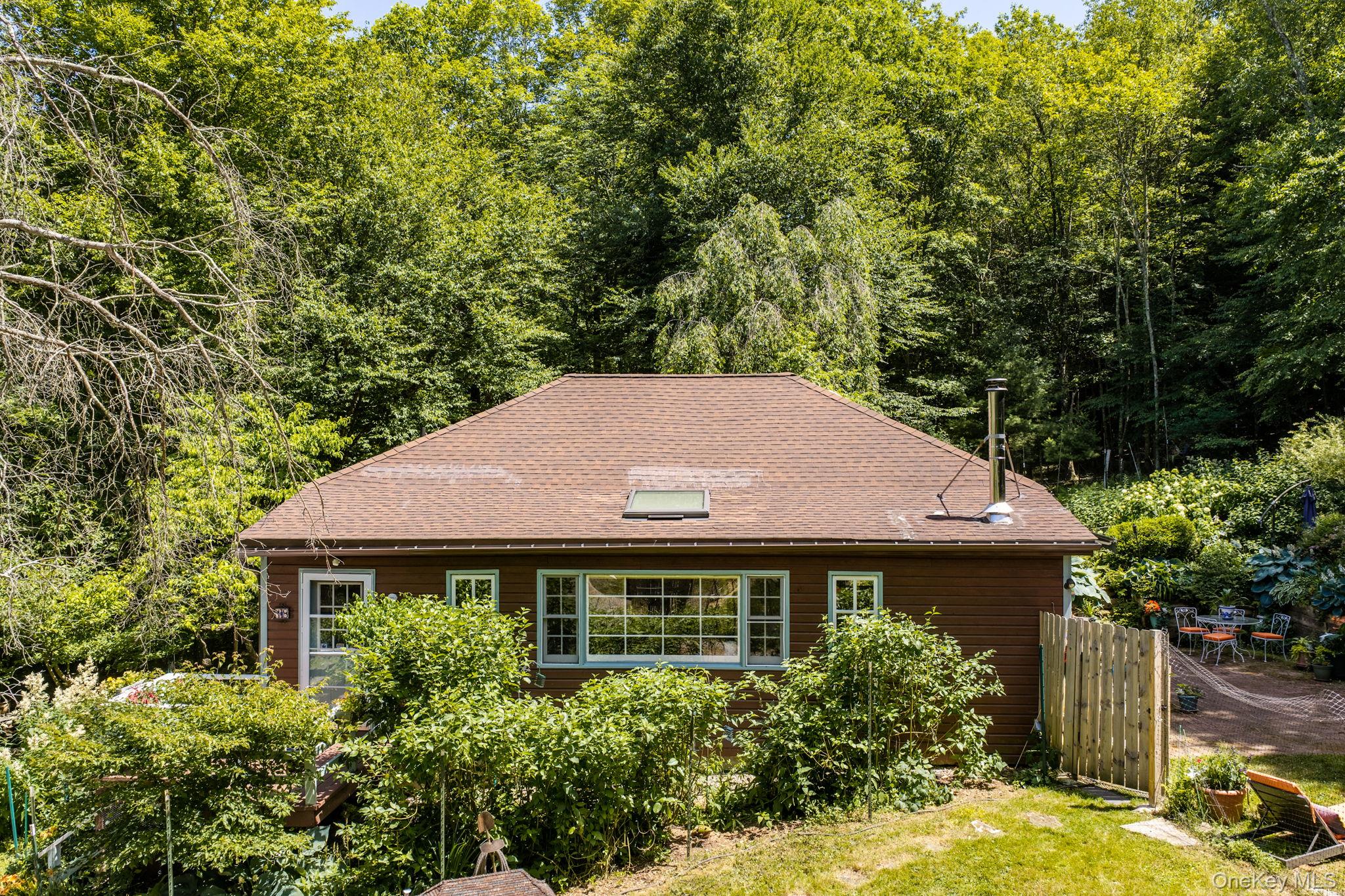10 Church Road – For Sale photo 2
