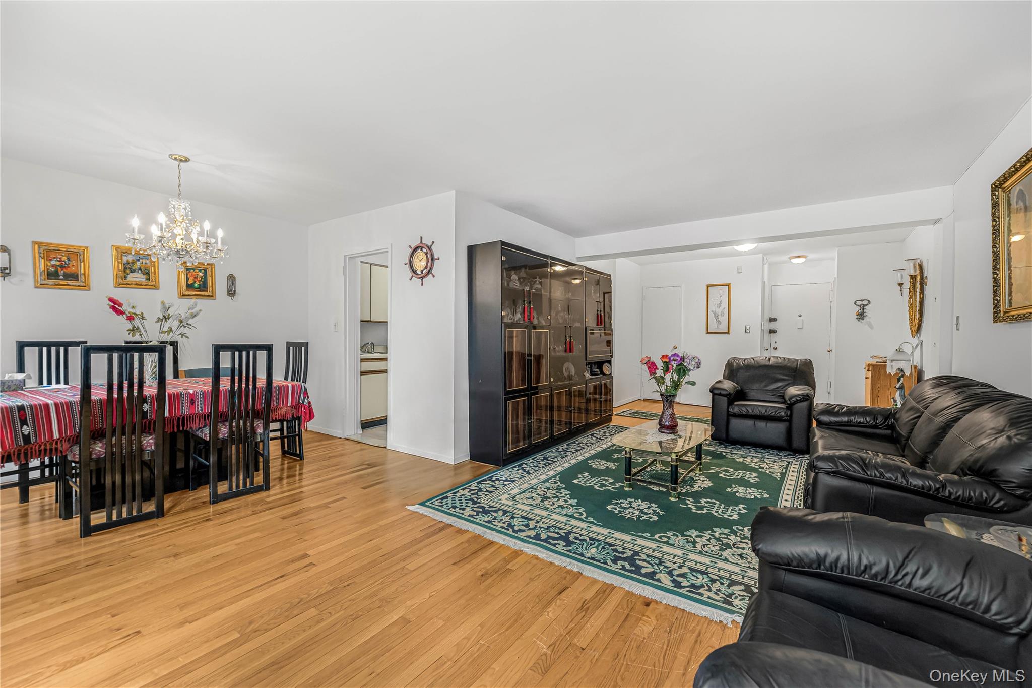 2736 Independence Avenue, Unit 2B photo 2
