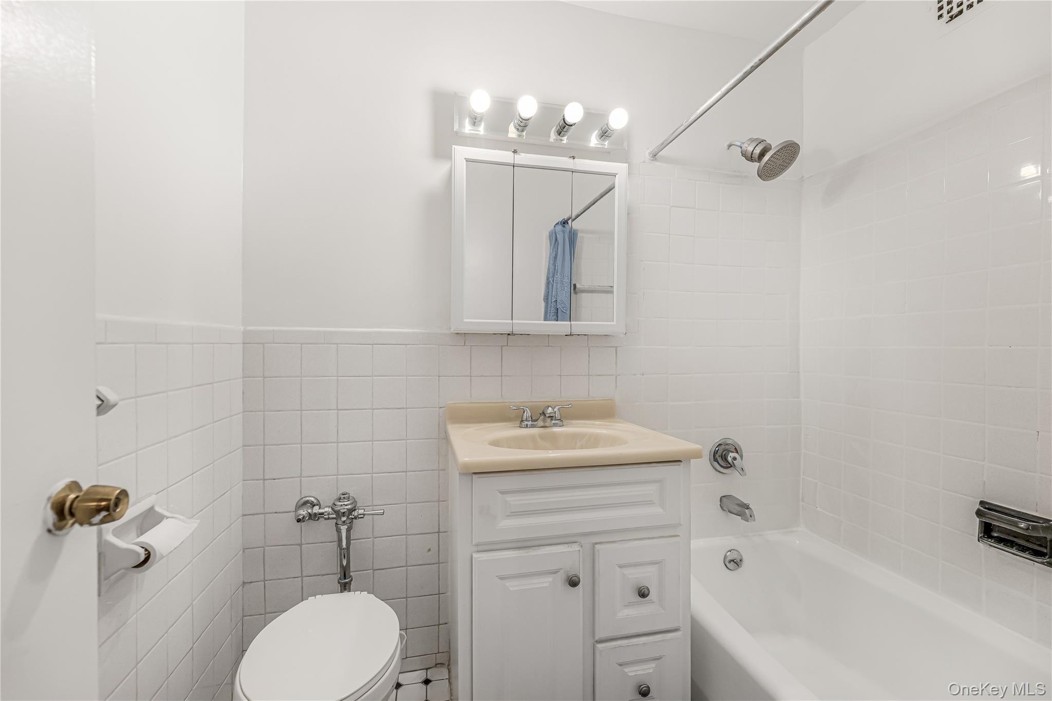 2736 Independence Avenue, Unit 2B photo 11